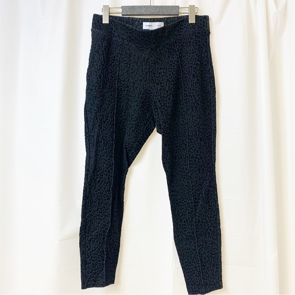 Old Navy Black Leopard Textured Stevie Pant Large